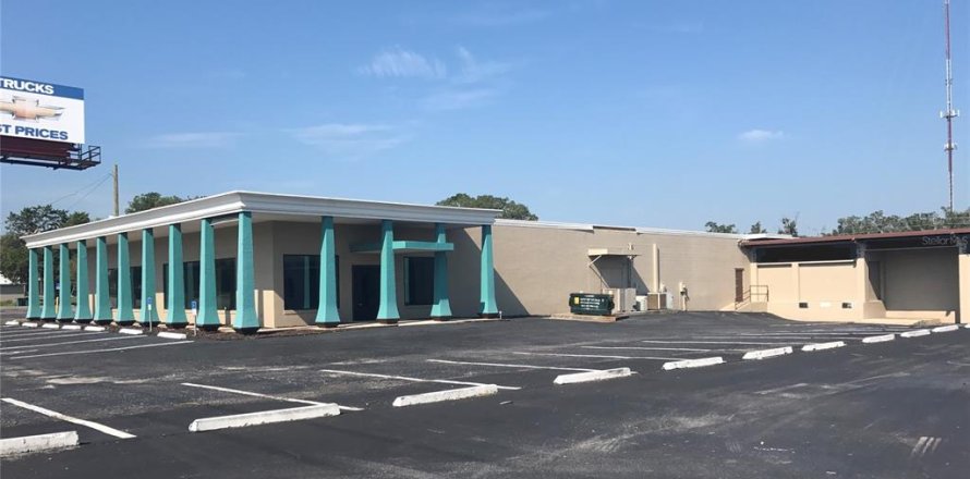 Commercial property in Ocala, Florida 1015.7 sq.m. № 1069883