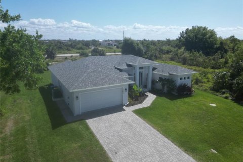 Casa en venta en Port Charlotte, Florida, 3 dormitorios, 150.69 m2 № 1068818 - foto 2