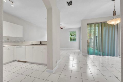 Townhouse in Homestead, Florida 3 bedrooms, 160.91 sq.m. № 1305345 - photo 7