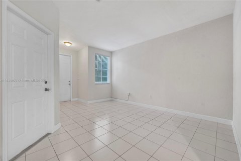 Townhouse in Homestead, Florida 3 bedrooms, 160.91 sq.m. № 1305345 - photo 6