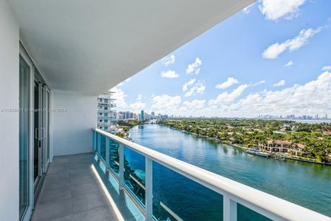 Condominio en venta en Miami Beach, Florida, 92.25 m2 № 1305344 - foto 3