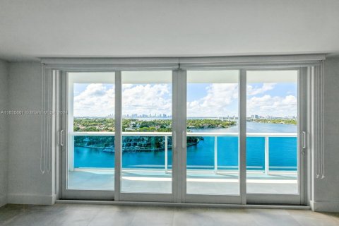 Condominio en venta en Miami Beach, Florida, 92.25 m2 № 1305344 - foto 2