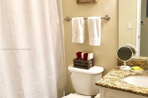 Condo in Fort Lauderdale, Florida, 2 bedrooms  № 1395224 - photo 4