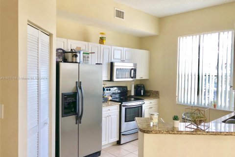 Condominio en venta en Fort Lauderdale, Florida, 2 dormitorios № 1395224 - foto 3