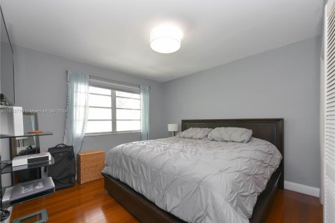 Condo in Miami, Florida, 3 bedrooms  № 1395226 - photo 6