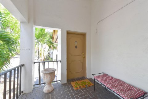 Condo in Miami, Florida, 3 bedrooms  № 1395226 - photo 3