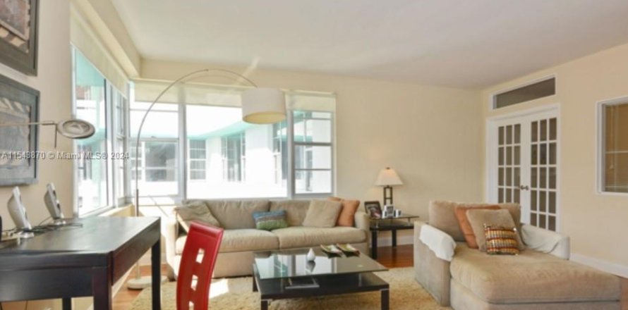 Condominio en Miami Beach, Florida, 3 dormitorios  № 1050838