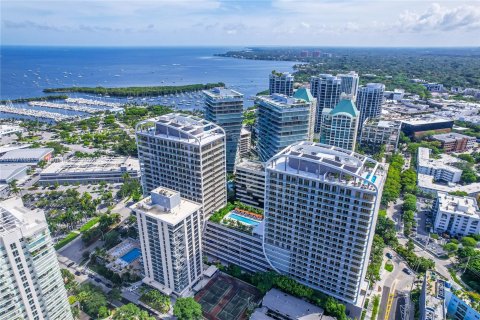 Condo in Miami, Florida, 2 bedrooms  № 1403013 - photo 2