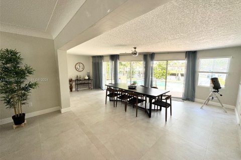 Villa ou maison à vendre à Pompano Beach, Floride: 3 chambres, 181.44 m2 № 1281136 - photo 17