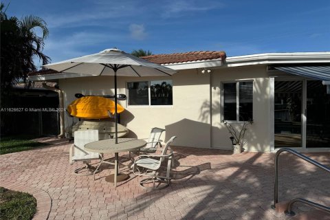 Casa en venta en Pompano Beach, Florida, 3 dormitorios, 181.44 m2 № 1281136 - foto 29