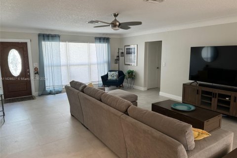 Casa en venta en Pompano Beach, Florida, 3 dormitorios, 181.44 m2 № 1281136 - foto 18