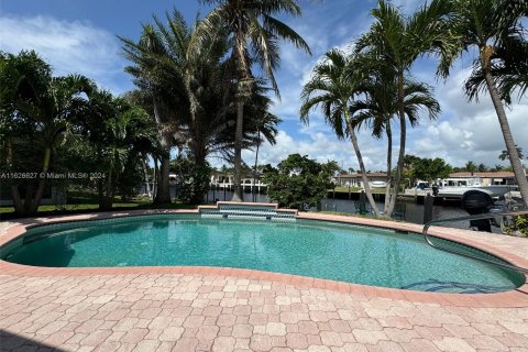 Casa en venta en Pompano Beach, Florida, 3 dormitorios, 181.44 m2 № 1281136 - foto 4