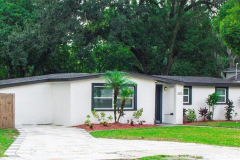 House in Tampa, Florida 3 bedrooms, 134.99 sq.m. № 1402395 - photo 2