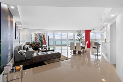 Condominio en venta en Miami, Florida, 3 dormitorios, 241.55 m2 № 1381891 - foto 5