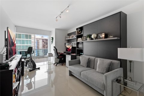 Condominio en venta en Miami, Florida, 3 dormitorios, 241.55 m2 № 1381891 - foto 18