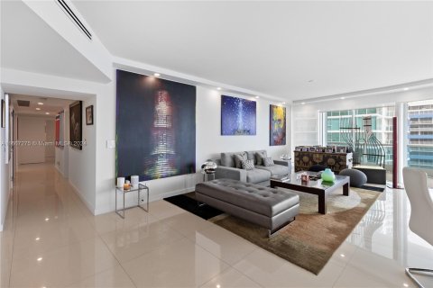 Condo in Miami, Florida, 3 bedrooms  № 1381891 - photo 7