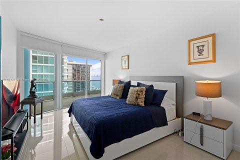 Condo in Miami, Florida, 3 bedrooms  № 1381891 - photo 19