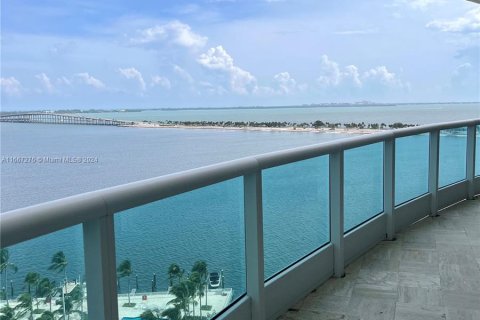 Condo in Miami, Florida, 3 bedrooms  № 1381891 - photo 1