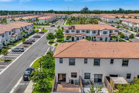 Townhouse in Homestead, Florida 3 bedrooms, 123.37 sq.m. № 1381889 - photo 8