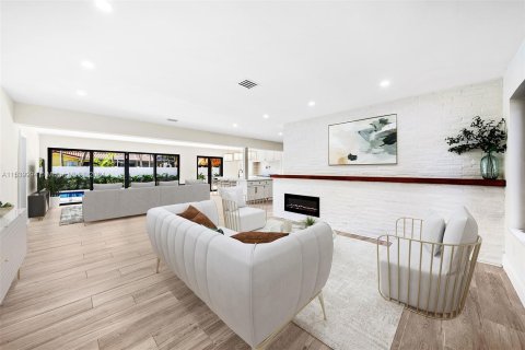 Villa ou maison à vendre à Hollywood, Floride: 4 chambres, 243.68 m2 № 1037381 - photo 3
