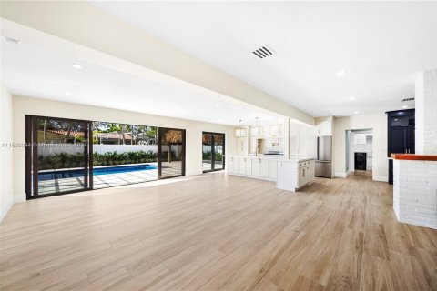 Villa ou maison à vendre à Hollywood, Floride: 4 chambres, 243.68 m2 № 1037381 - photo 4
