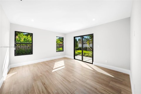 Villa ou maison à vendre à Hollywood, Floride: 4 chambres, 243.68 m2 № 1037381 - photo 23
