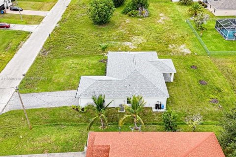 Villa ou maison à vendre à Cape Coral, Floride: 4 chambres, 164.16 m2 № 1384276 - photo 29