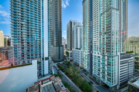 Condo in Miami, Florida, 2 bedrooms  № 1384277 - photo 15