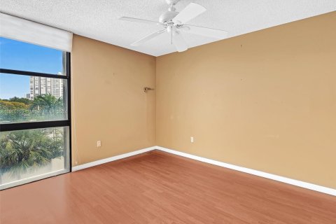 Copropriété à vendre à Aventura, Floride: 2 chambres, 106.19 m2 № 1401553 - photo 8