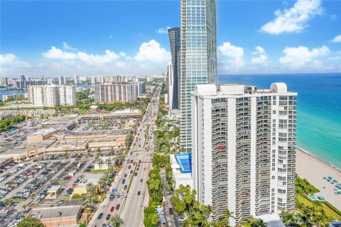 Condo in Sunny Isles Beach, Florida, 2 bedrooms  № 1400134 - photo 2