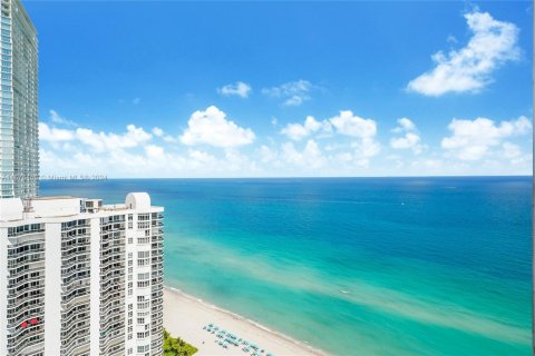 Condo in Sunny Isles Beach, Florida, 2 bedrooms  № 1400134 - photo 4