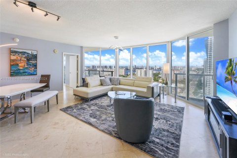 Condo in Sunny Isles Beach, Florida, 2 bedrooms  № 1400134 - photo 8