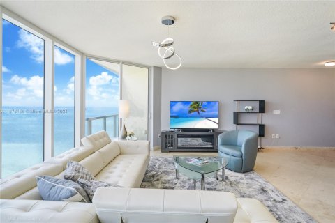 Condo in Sunny Isles Beach, Florida, 2 bedrooms  № 1400134 - photo 7