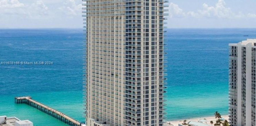 Condo in Sunny Isles Beach, Florida, 2 bedrooms  № 1400134