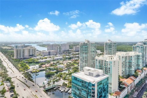 Condo in Sunny Isles Beach, Florida, 2 bedrooms  № 1400134 - photo 3