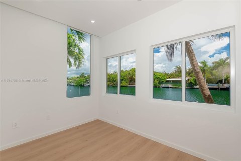 Immobilier commercial à vendre à Miami Beach, Floride: 2446.67 m2 № 1400031 - photo 15