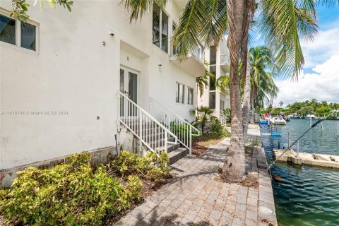 Immobilier commercial à vendre à Miami Beach, Floride: 2446.67 m2 № 1400031 - photo 4