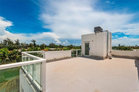 Immobilier commercial à vendre à Miami Beach, Floride: 2446.67 m2 № 1400031 - photo 22