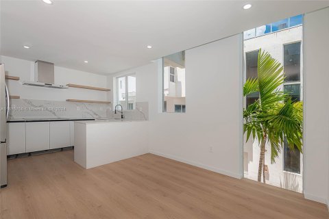 Immobilier commercial à vendre à Miami Beach, Floride: 2446.67 m2 № 1400031 - photo 6