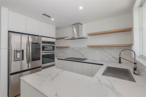 Immobilier commercial à vendre à Miami Beach, Floride: 2446.67 m2 № 1400031 - photo 5