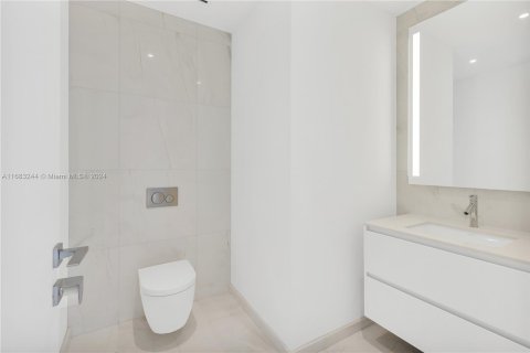 Condominio en venta en Miami, Florida, 3 dormitorios, 216.37 m2 № 1423961 - foto 18