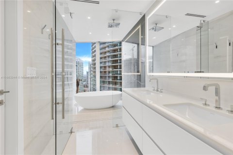 Condominio en venta en Miami, Florida, 3 dormitorios, 216.37 m2 № 1423961 - foto 25