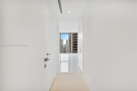 Condominio en venta en Miami, Florida, 3 dormitorios, 216.37 m2 № 1423961 - foto 21