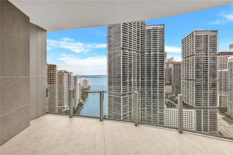 Condominio en venta en Miami, Florida, 3 dormitorios, 216.37 m2 № 1423961 - foto 1