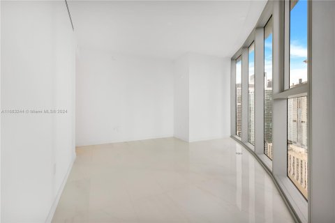 Condominio en venta en Miami, Florida, 3 dormitorios, 216.37 m2 № 1423961 - foto 30