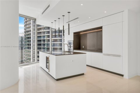 Condominio en venta en Miami, Florida, 3 dormitorios, 216.37 m2 № 1423961 - foto 11