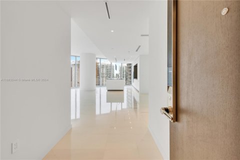 Condominio en venta en Miami, Florida, 3 dormitorios, 216.37 m2 № 1423961 - foto 19