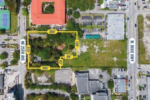 Commercial property in Miami, Florida № 1428365 - photo 3