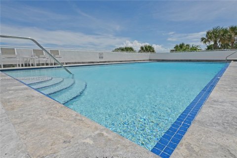 Condo in Miami Beach, Florida, 1 bedroom  № 1427503 - photo 23