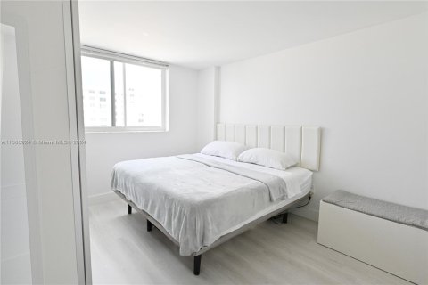 Condo in Miami Beach, Florida, 1 bedroom  № 1427503 - photo 19